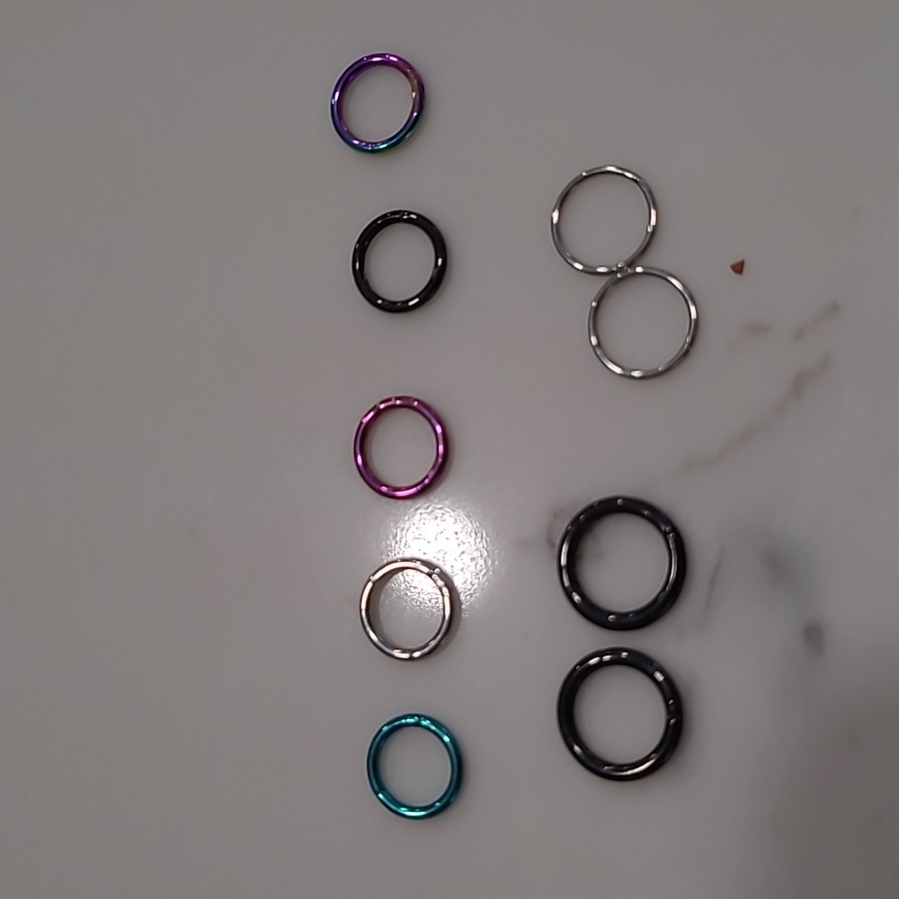 Hoop clickers